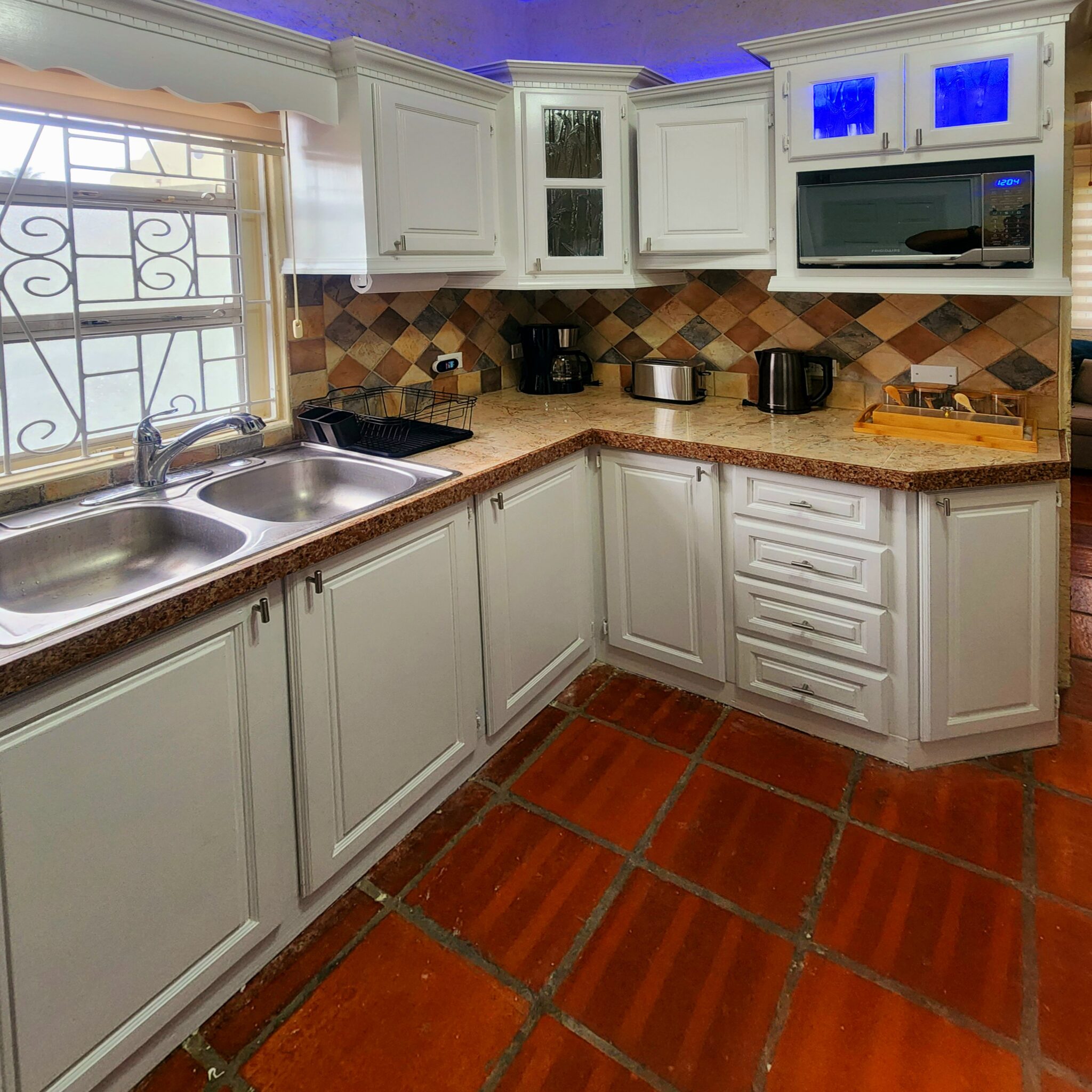 http://Fully%20Equipped%20Kitchen